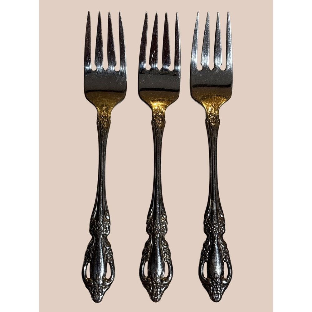 Distinction Deluxe Raphael by Oneida Stainless Steel Dinner Forks Set Of 3